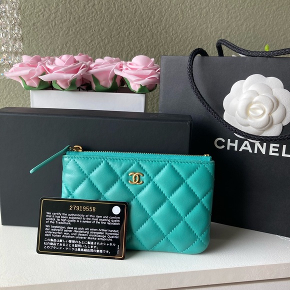 Chanel gorgeous small turquoise o-case - Picture 1 of 7